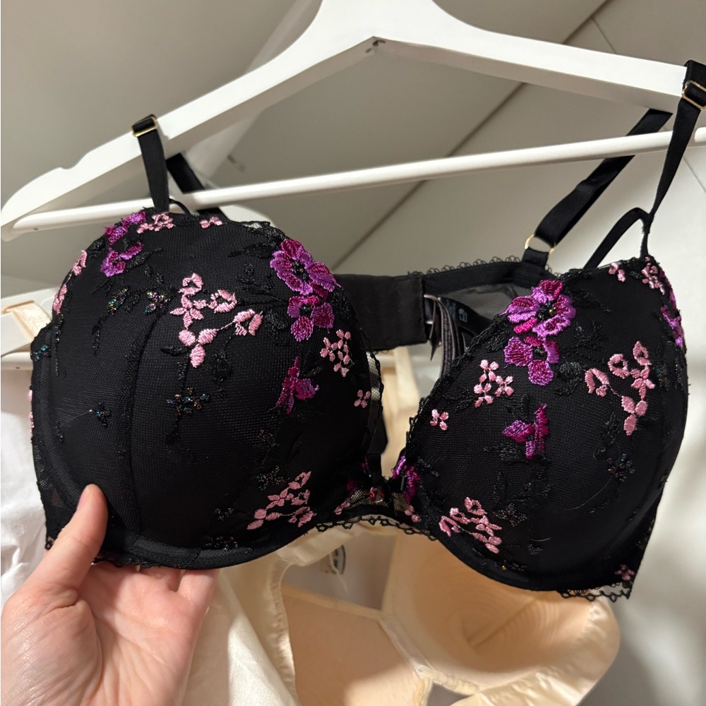 PRICE DROP - Victoria’s Secret Very Sexy Push Up Bra - Picture 3 of 5